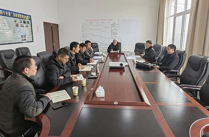 云煤（008PG国际）集团党委委员、副总司理缪和星一行到云南东源罗平东城煤矿有限公司督导调研