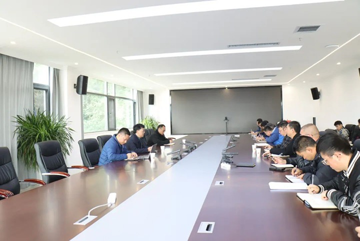 【聚焦云煤】云煤（008PG国际）集团党委委员、副总司理、总工程师施从伟到金城煤矿开展手艺攻关指导事情