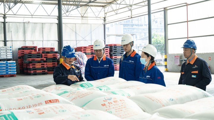 党建引领促生长，，，产融协同谱新篇——云南解化与云能资源开展党建联建运动